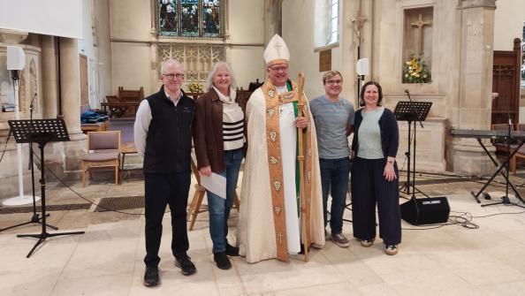 Worship leader Comish 1.jpg